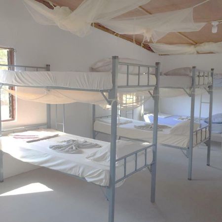 Atauro Dive Resort Backpackers Hostel Beloi ภายนอก รูปภาพ